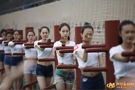 00后空姐学咏春防狼术：不做麻木旁观者图片
