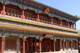 中南海新华门本来是一座楼，是乾隆帝为传说中的香妃所建图片