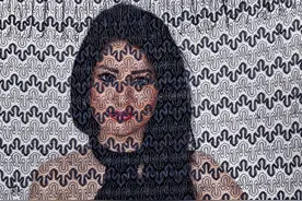 摘掉头纱的伊朗女人图片