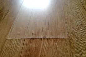 新房地板泡水怎么办？这样做不花一分钱，立马修复如新！图片