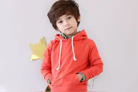 妈妈们注意：孩子上学校，尽量少给他们穿这几类衣服图片