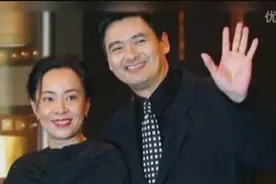 揭秘周润发结婚29年无子内幕：宝宝夭折，不让妻子再伤心视频封面