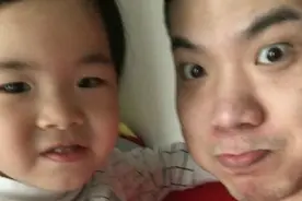 幸福！黄毅清抱着女儿，对着镜头挤脸搞怪