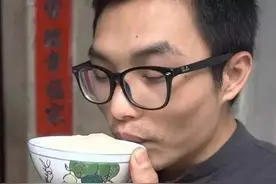 潮州·一天  大学毕业的茶艺师，却回潮州卖起了豆腐花图片