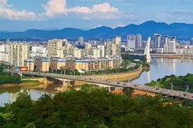 5月15日，赣州开通至深圳动车图片