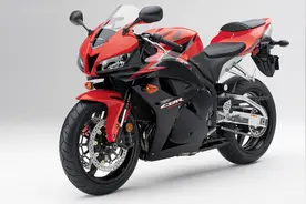 您的崭新摩托车，认真保养很重要图片