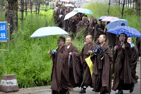 凌晨起床 一日两餐 五台山里的比丘尼 不想让外人打扰的生活图片
