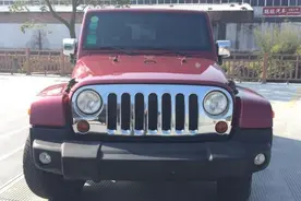 老蔡钟爱Jeep，终于花32万买二手红色牧马人，同事说他土豪图片