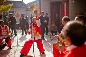 陕西特色乡村婚宴 接亲破相很搞笑图片