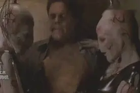 胆大的约个朋友一起看吧恐怖片一个人特别是晚上不要看视频封面