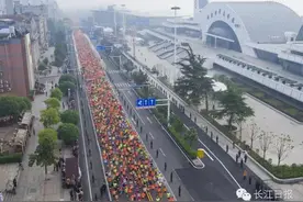 2016武汉马拉松赛近百人虚脱  尚有11人在医院观察图片