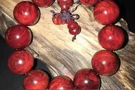 小叶紫檀的盘玩万万缺不了棉手套！图片