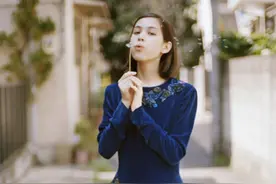 男友失踪，她只身去寻找，却在途中邂逅了此生真爱图片