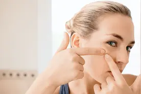 对付痘疤分三步走，重点在保养图片