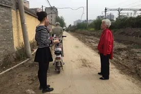 泥泞回家路 谁来修？图片