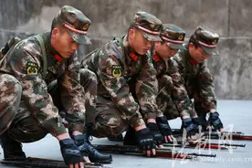 西藏边防：军事汇演检验实战化水平图片