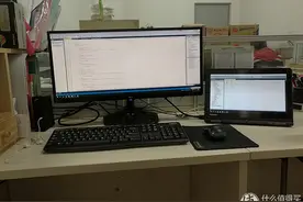 码农的工作桌折腾图片