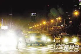 盘点夜间行车灯光使用 让你的车灯会说话！用车图片