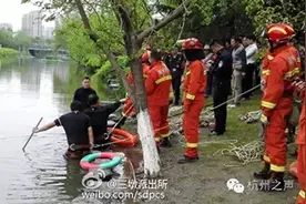 悲剧！陪儿女捞蝌蚪出大祸，这块牌子真的不是摆设！图片