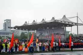 那片右上四十五度的风景 ——重庆大学春季运动会分列式成功落幕图片