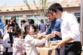 《奔跑吧兄弟》公益行动跑进《焦点访谈》图片