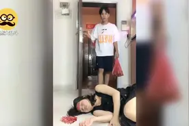 不作死就不会死！女友假装晕倒测试男友，结局笑得我肚子疼！哈哈视频封面