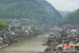 烟雨凤凰 如梦如幻图片