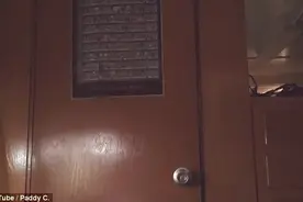 毛骨悚然!美网友大学宿舍拍到“闹鬼”视频图片