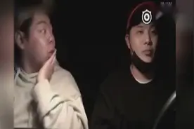 韩国一网友搞的恶作剧：突然亲吻车上的朋友，看看对方什么反应？视频封面