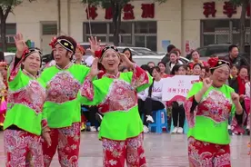 晋城体育场广场舞终极展演《快乐老大妈》，姐妹情深舞蹈队