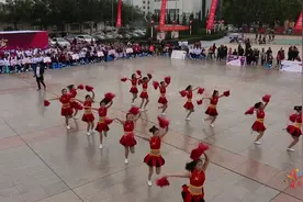 晋城体育场广场舞终极展演《自豪的建设者》，梦幻女孩舞蹈队