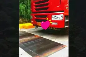 大货车过地磅都爱这样做，一脚刹车省下600元！视频封面