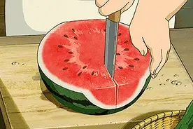 男生夏天这么穿，就能约到女神同吃一个西瓜图片