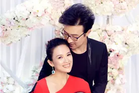 汪峰章子怡女儿百日宴星光熠熠 一家四口幸福上头条图片