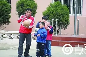 "糖宝宝"们有着一个"史爸爸"图片