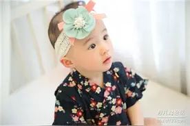 孩子2岁时 最容易害羞图片