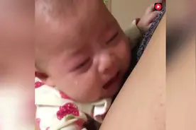 小宝宝肚子饿想找妈妈气得大哭，豆大的眼泪看着好可怜视频封面