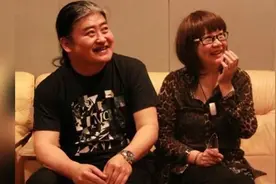 54岁刘欢和妻子生活近照曝光，妻子的神秘身份曝光，豪宅内景华丽视频封面