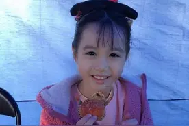 钟丽缇晒女儿新戏片场照 考拉古装扮相呆萌可爱图片