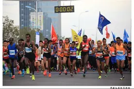 游戏天堂 快乐奔跑 2017曹娥江国际马拉松热力开跑图片