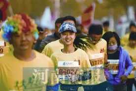 2017郑州炎黄国际马拉松赛开跑 赛道42.195公里是咋量出来的图片