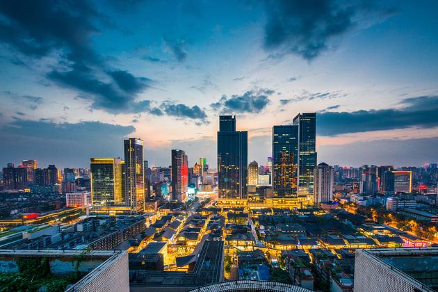 无人零售、国际大牌纷纷涌入 成都进阶中高端消费“一线城市”