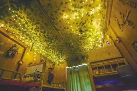 大学生寝室新文化：“改造”图片