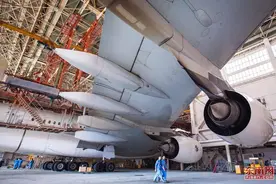 “空中巨无霸”客机首次来厦检修图片