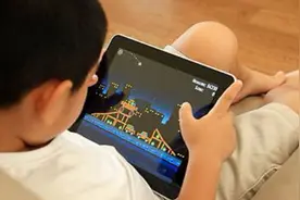 还拿平板电脑当保姆？湖北这4岁女童的遭遇给很多宝妈敲警钟！图片