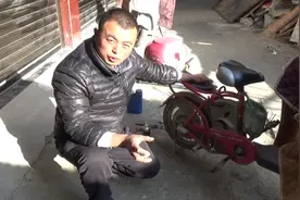 电动车骑行过程中，脚踏板总是跟着转，很危险！看老师傅怎么解决视频封面