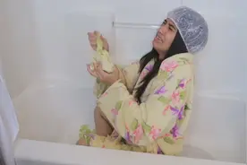 女友在家跟出门的差别，化妆前后，判若两人，真像找了两个女朋友