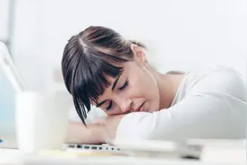 趴着睡觉有什么坏处？后果超乎想象