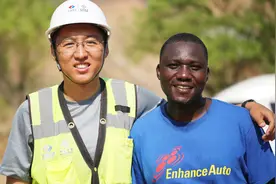 这就是非洲当地居民在央企（中国电建）的真实收入和待遇！视频封面