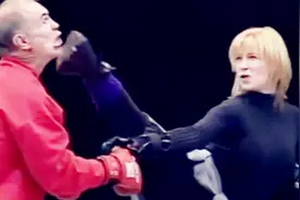 90年代香港动作片女星罗芙洛，现场表演搏击术视频封面